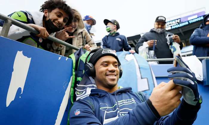 Russell-Wilson-Seattle-return